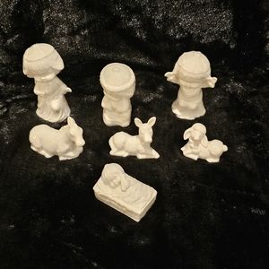 VINTAGE 1988 Precious Moments Nativity Scene